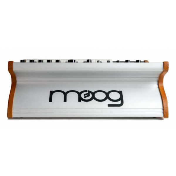 Moog-subsequent25_B2BMusicStore(2)